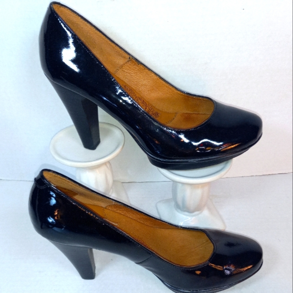 SOFFT PLATFORM PATENT LEATHER HEELS